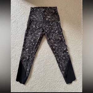 Lululemon Wunder Under Scallop Hem Leggings- size 4